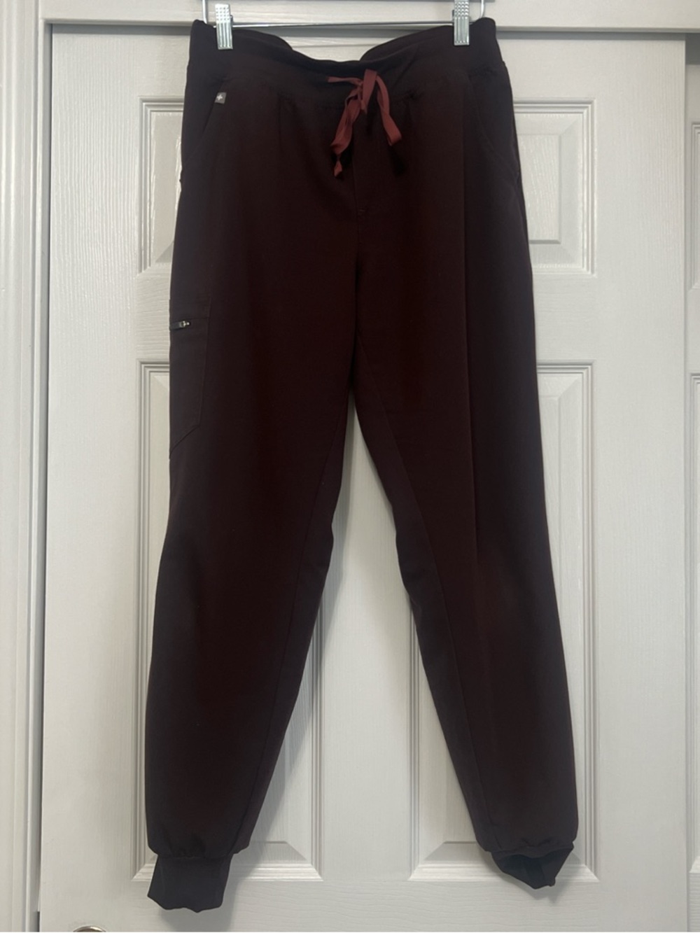 Figs Women's Maroon Drawstring Jogger Sweatpants